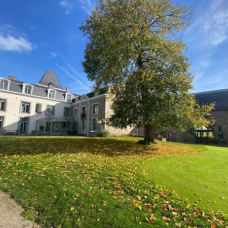 La Chambre Et Le Studio Du Chateau Du Golf De Bernalmont Liège Exterior foto
