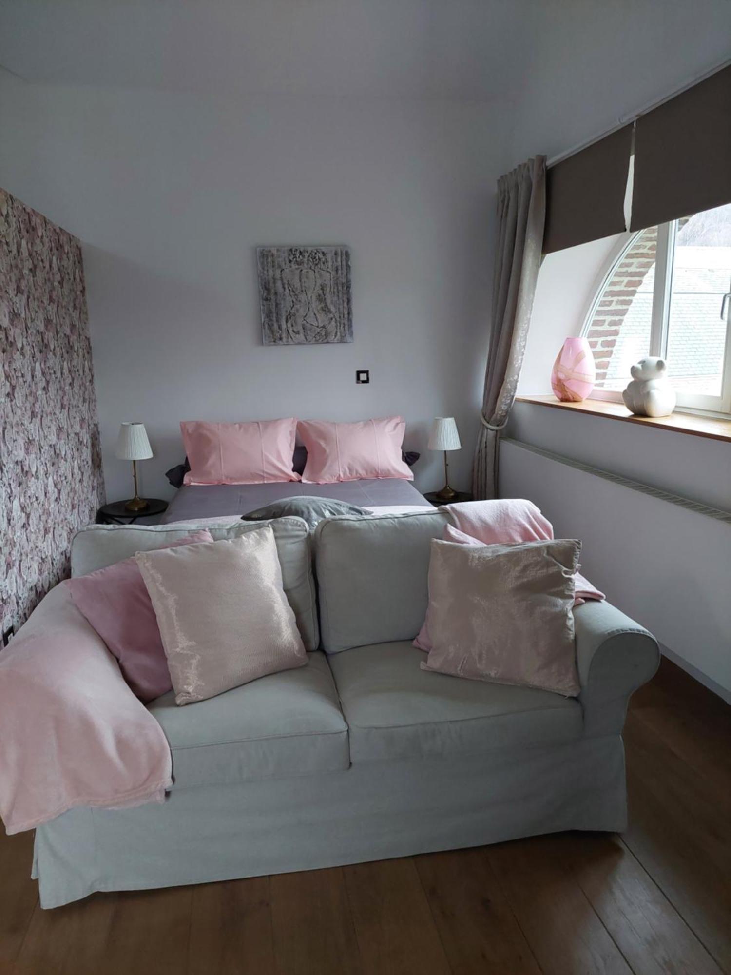 La Chambre Et Le Studio Du Chateau Du Golf De Bernalmont Liège Exterior foto