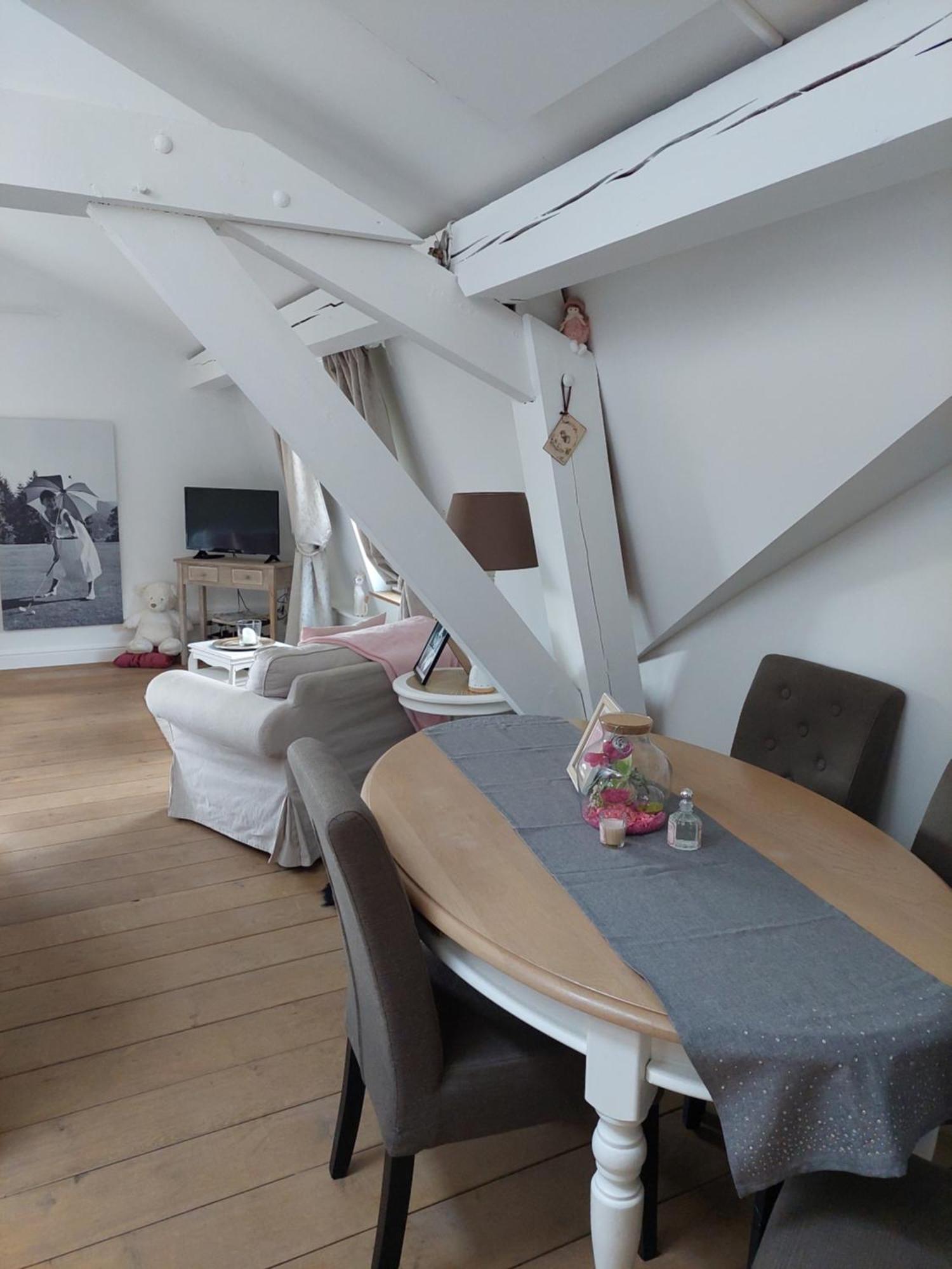 La Chambre Et Le Studio Du Chateau Du Golf De Bernalmont Liège Cameră foto